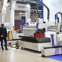 sapphire plasma cnc cutting machnie on exhibition 