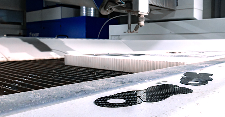 Cięcie czystą wodą (Pure Waterjet) – co to jest, jak działa i kiedy wybrać tę technologię?