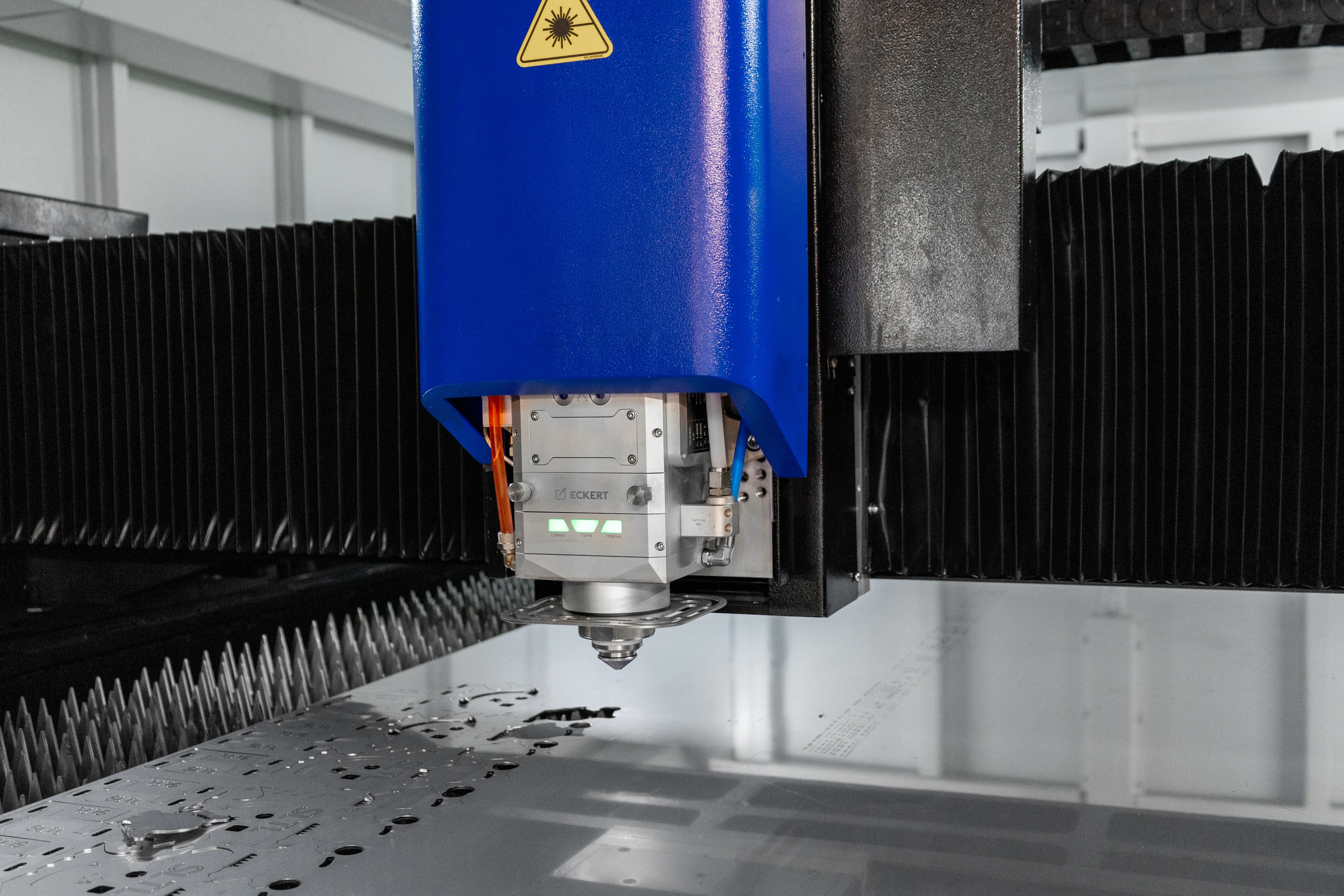 Głowica tnąca maszyny do cięcia CNC – technologia fiber laser